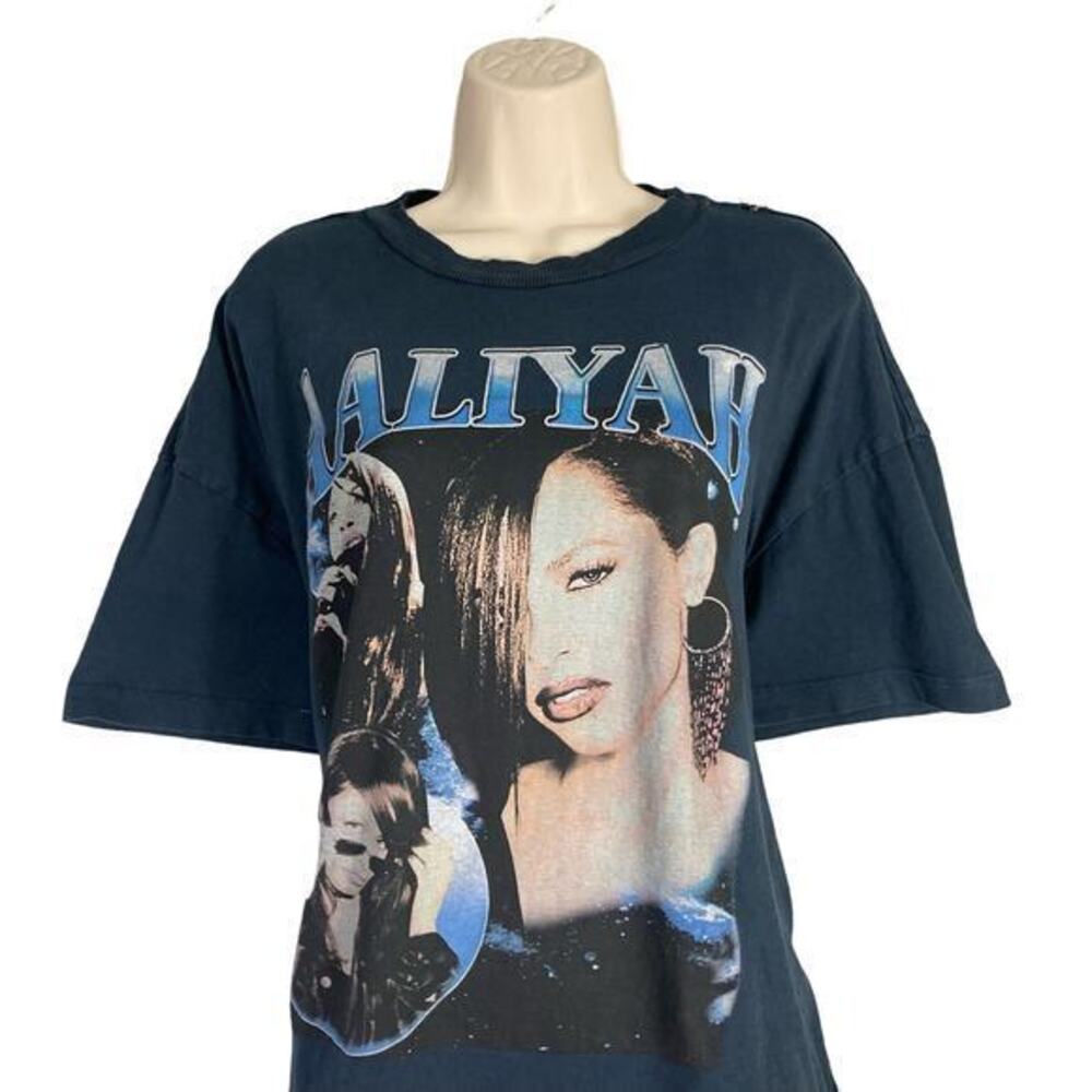 Aaliyah Graphic Tee Women's XL Black Short Sleeve Damaged‎ Top